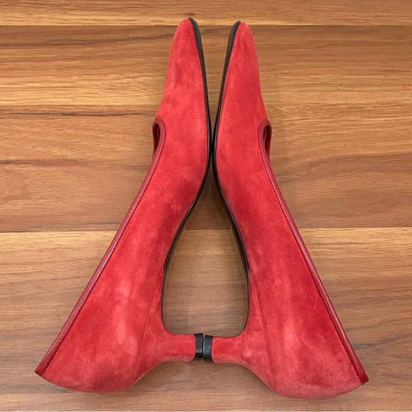 Vintage SALVATORE FERRAGAMO DQ80559 Red Suede Leather Low Heel Pumps Size 6 4A - Picture 8 of 16
